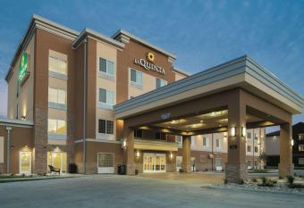 La Quinta Inn & Suites by Wyndham Grand Forks allows 18 year olds to book a room
