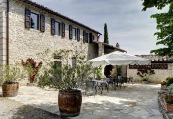 Colombaio di Cencio allows 18 year olds to book a room