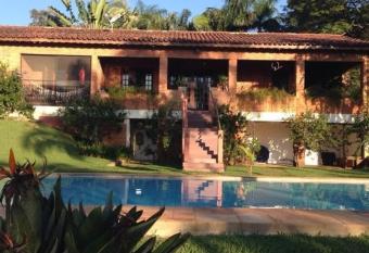 Chacara aconchegante e familiar Em Condom  nio has Balcony rooms