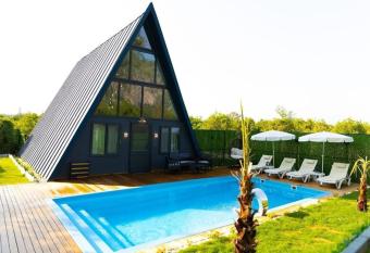 mutlu ve huzur dolu bir tatil has Balcony rooms