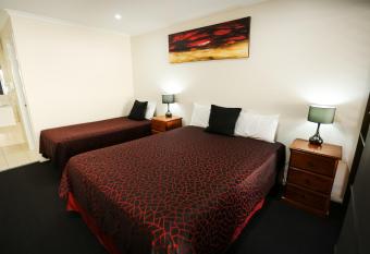 Amber Lodge Motel allows 18 year olds to book a room