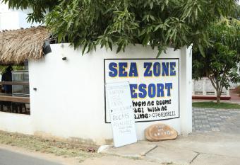 Sea Zone Resort has Balcony rooms