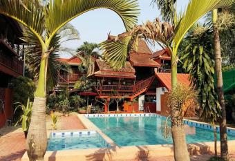 Golden Teak Home Resort has Balcony rooms