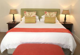 Kingsmead Guest House has Balcony rooms