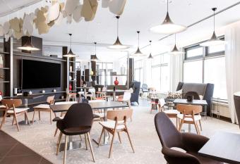 Novotel Paris Saint Denis Stade Basilique allows 18 year olds to book a room