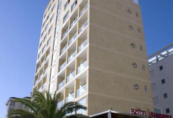 Hotel Biarritz has Balcony rooms