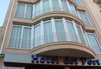 Hotel del Port allows 18 year olds to book a room