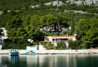 Holiday Home Gluscevic has Balcony rooms