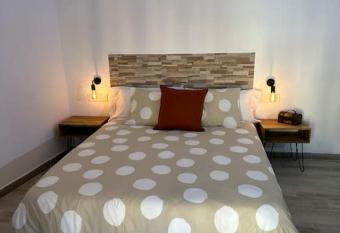 Habitaci  n Montgros en Monistrol de Montserrat has Balcony rooms