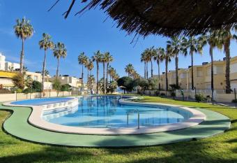 Seafront House,Sea Views,Pool and BBQ, Airport 10 mns allows 18 year olds to book a room