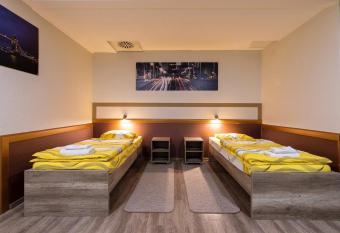 Napf  ny Panzi     s Rendezv  nyh  z allows 18 year olds to book a room