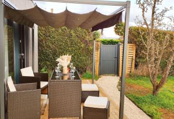 Logement proche Caen et plages has Balcony rooms