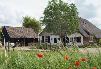 Bed and Breakfast de Bosakker allows 18 year olds to book a room