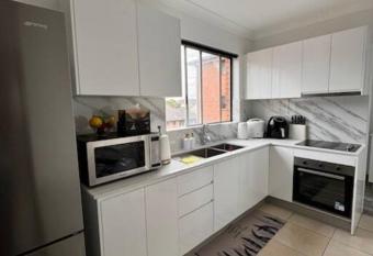 Alison s central apartment has Balcony rooms