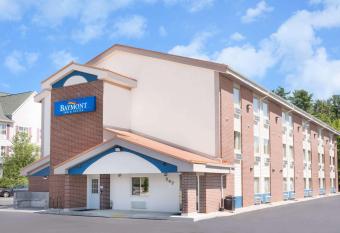 Baymont by Wyndham Stevens Point allows 18 year olds to book a room