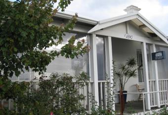 Three Chimneys Bed and Breakfast Boutique Guest House allows 18 year olds to book a room