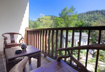 Green Shine B&B has Balcony rooms