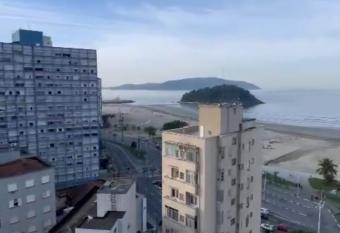 Ap p   na areia e bela vista pro mar ! allows 18 year olds to book a room