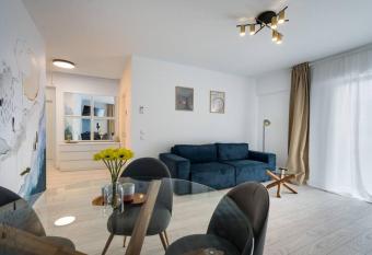 THE Ground - Cashmere Garden has Balcony rooms