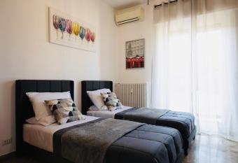 Alice Apartments has Balcony rooms