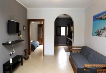 Conte Agostino Pepoli has Balcony rooms