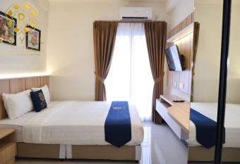 Royal Suites Studio 12ZY - Citra Plaza Nagoya has Balcony rooms