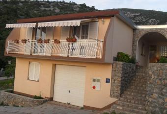 NATALIJA - holiday house with garage has Balcony rooms