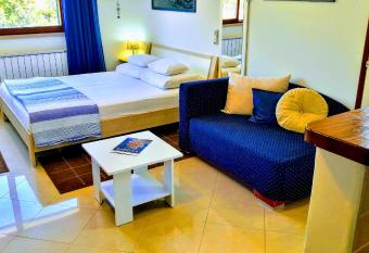 Apartments Iris has Balcony rooms