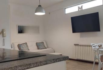 Temporarios La Plata PLAZA MALVINAS! Cochera opcional! has Balcony rooms