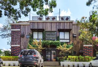 Cabins by Eco Hotel Tagaytay allows 18 year olds to book a room