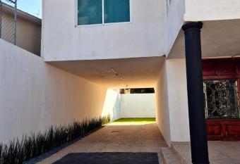 Residencia amplia, c  moda y con asadores listos has rooms with a private hot tub