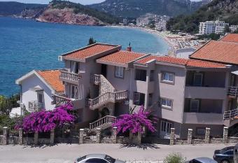 Apartments Abramovic has Balcony rooms