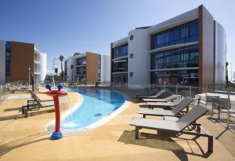 Marineland H  tel allows 18 year olds to book a room