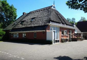 Bed & Breakfast Meinsma allows 18 year olds to book a room