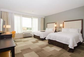 Hampton Inn & Suites Houston North Iah allows 18 year olds to book a room