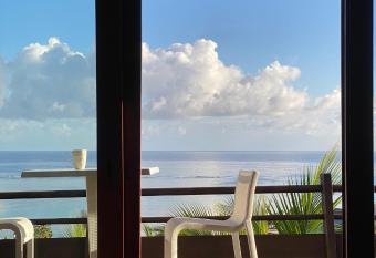 Le Fare Tianee, R  sidence L  gends allows 18 year olds to book a room