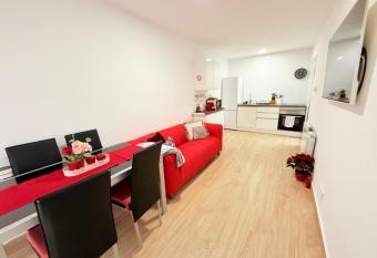 Rosa Rooms, Habitaci  n con ba  o privado allows 18 year olds to book a room