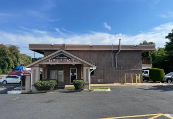 Travelers Inn allows 18 year olds to book a room