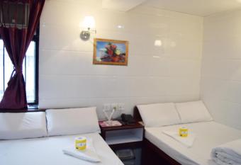 Om Guest House allows 18 year olds to book a room