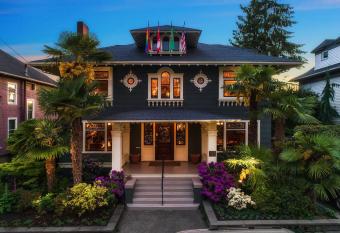 Seattle Gaslight Inn has Balcony rooms