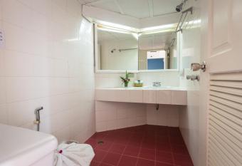 ON Hotel Phuket - SHA allows 18 year olds to book a room