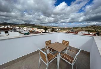 New 1 Bedroom Apartment with Roof Top Terrace has Balcony rooms