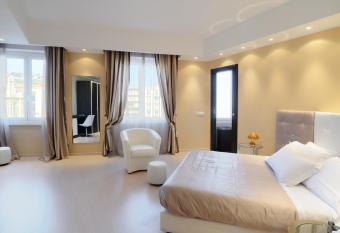 Hotel Globo Suite-Correnti hotels has Balcony rooms
