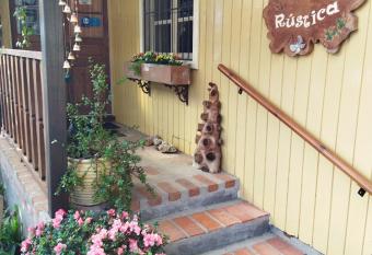 Casa R  stica - Hospedaria allows 18 year olds to book a room