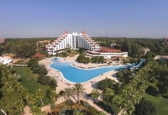 Green Max Hotel allows 18 year olds to book a room