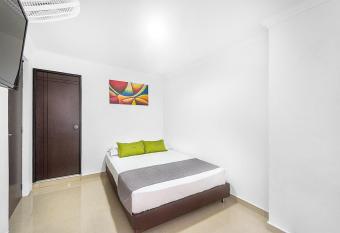 Ayenda 1219 Park 6 allows 18 year olds to book a room