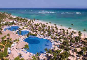 Bahia Principe Grand Punta Cana - All Inclusive has rooms with a private hot tub