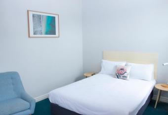 Grand Hotel Rockdale allows 18 year olds to book a room