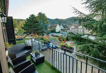 La Cure has Balcony rooms