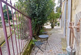 Charmant Studio r  nov   en plein c  ur de St Emilion has Balcony rooms
